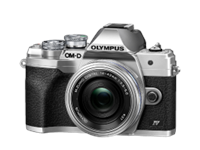 Olympus OM-D Kamera E-M10 Mark IV Pancake Zoom Kit 14-42 (silber/silber)