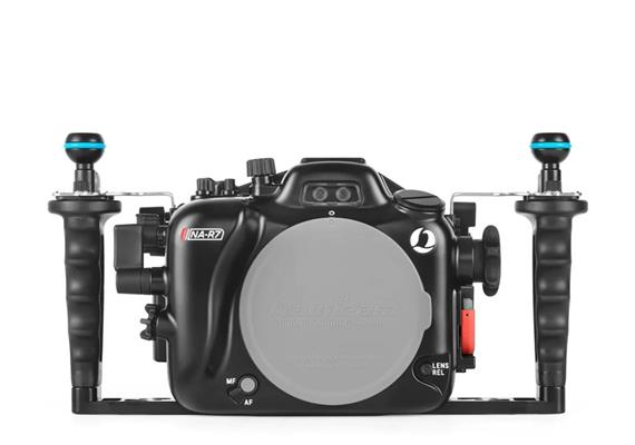 Custodia subacquea Nauticam NA-R7 per Canon EOS R7 (senza oblò)